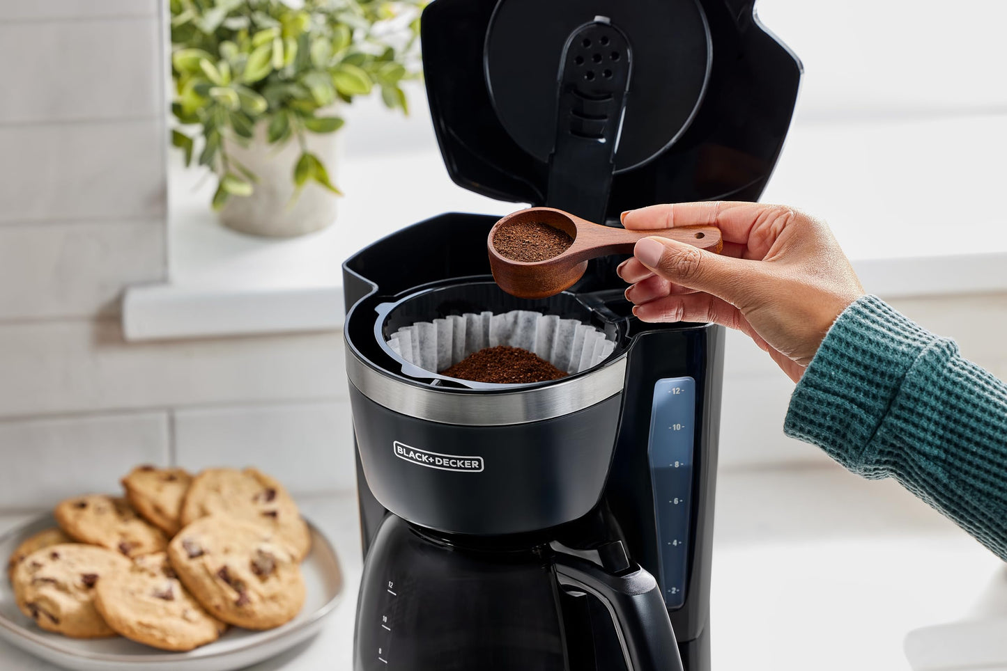 BLACK+DECKER 12-Cup Digital Coffee Maker